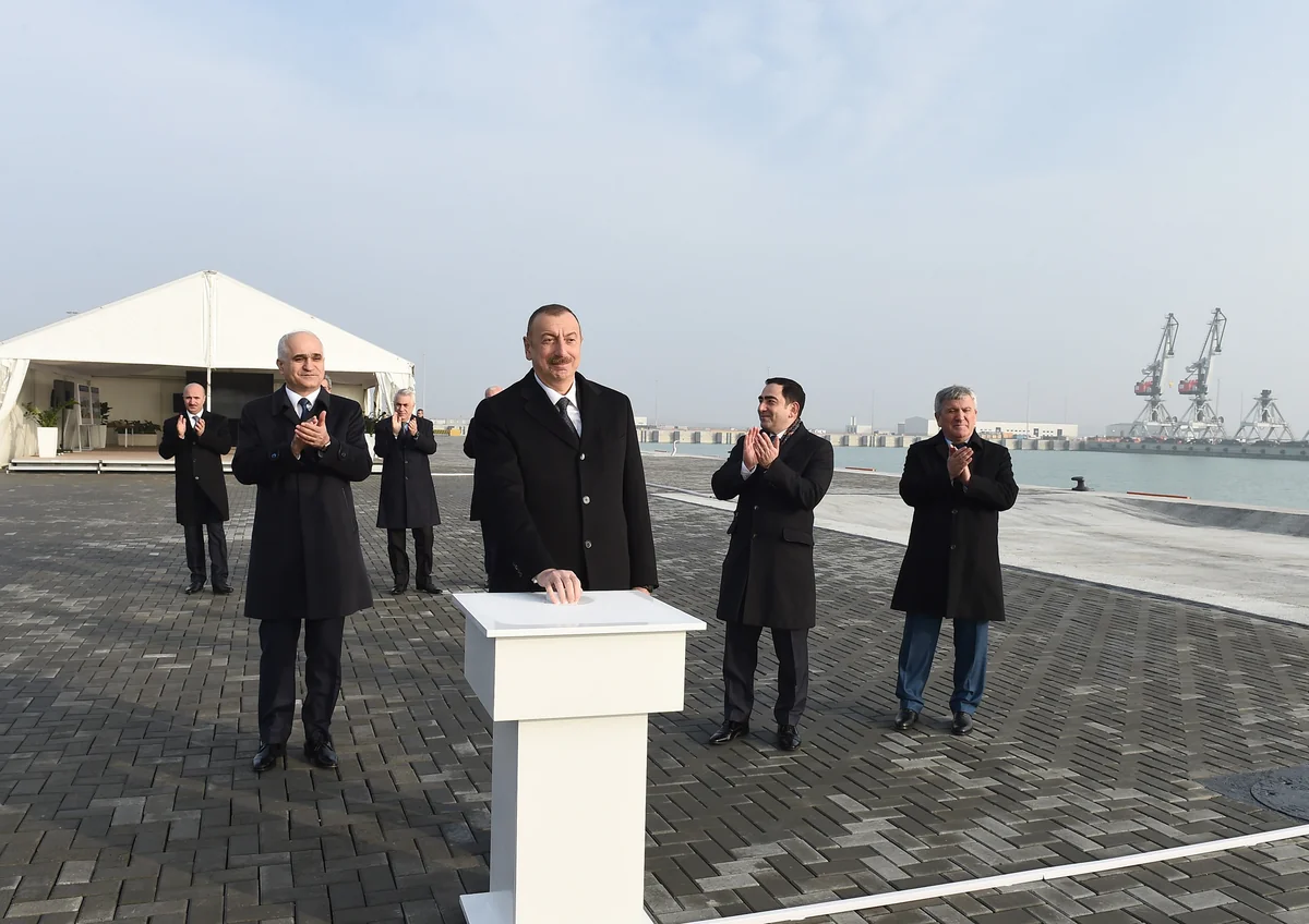 Prezident Bakı Beynəlxalq Dəniz Ticarət Limanı kompleksində RO-RO terminalının açılışında iştirak edib - ƏLAVƏ OLUNUB