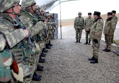 Müdafiə Nazirliyinin rəhbərliyi cəbhə bölgəsində səfərdədir - VİDEO