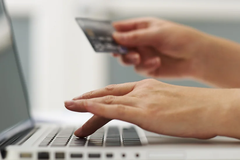 Azərbaycanda elektron pul kisəsində yaradılan hesaba pul köçürülərkən 10% vergi tutulacaq
