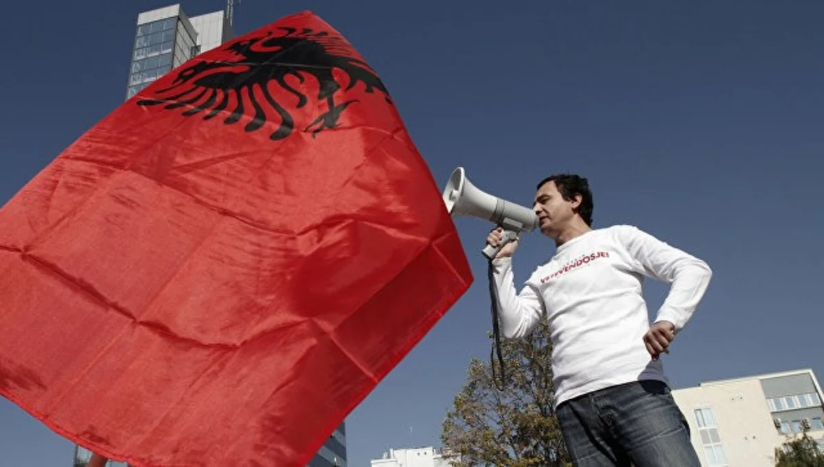 Albaniyada minlərlə insan baş nazirin istefası tələbi ilə etiraz aksiyası keçirib