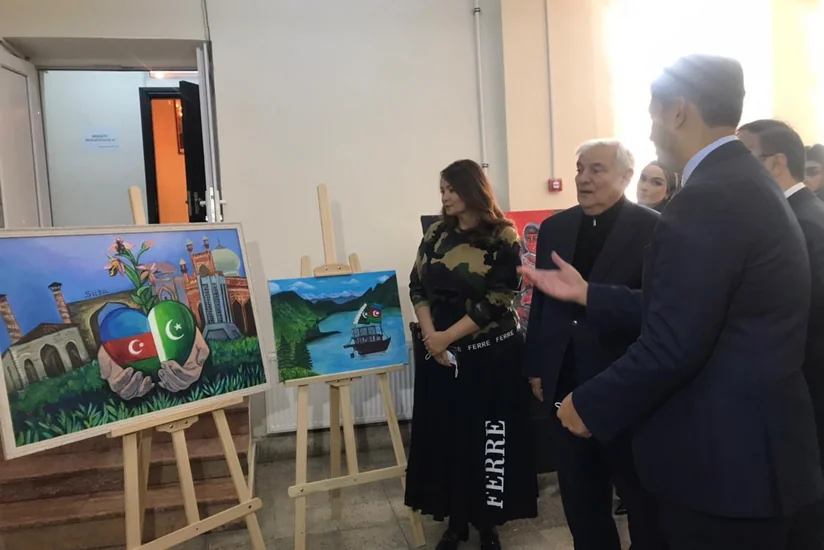 В Баку наградили участников выставки об азербайджано-пакистанской дружбе