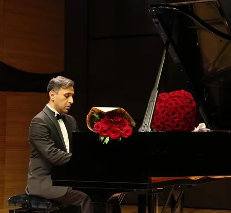 Leyla Əliyeva Dünya Azərbaycanlılarının Həmrəylik Günü və Yeni il münasibətilə keçirilən konsert proqramında iştirak edib - FOTO