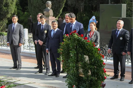Beynəlxalq Cüdo Federasiyası rəsmiləri ümummilli lider Heydər Əliyevin məzarını ziyarət ediblər