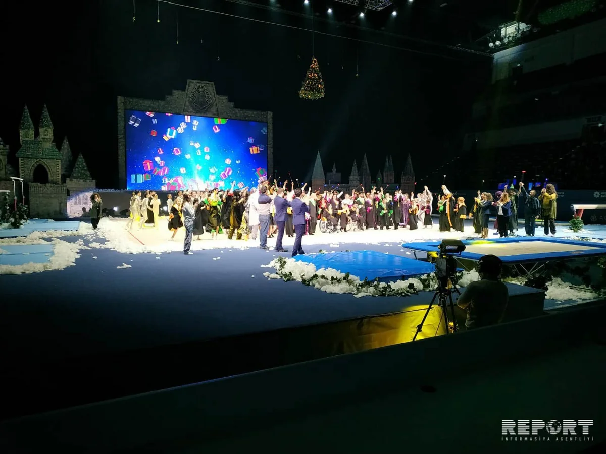 Azərbaycan Gimnastika Federasiyası tamaşaçılara Yeni il şousu təqdim edib - FOTO