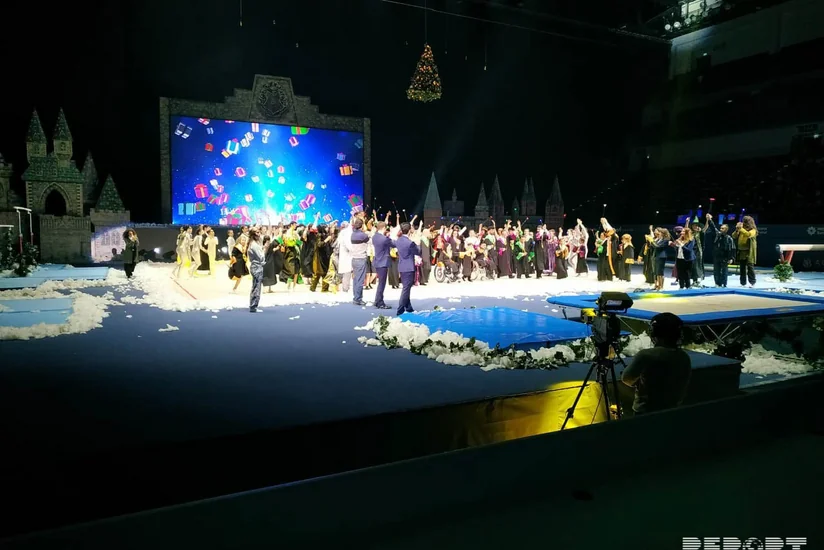 Azərbaycan Gimnastika Federasiyası tamaşaçılara Yeni il şousu təqdim edib - FOTO