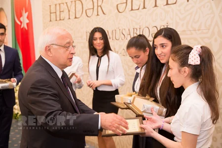 Heydər Əliyevin anadan olmasının 92-ci ildönümü münasibətilə keçirilən inşa yazı müsabiqəsinin qalibləri mükafatlandırılıb
