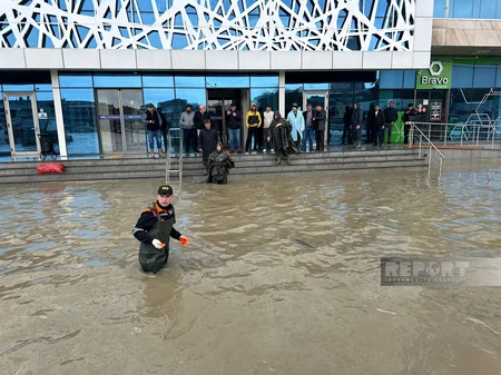 Bakıda yağıntının fəsadları: Drenaj sistemlər sovet dövründən qalıb, bəzilərinin istismar müddəti bitib - RƏSMİ - YENİLƏNİB