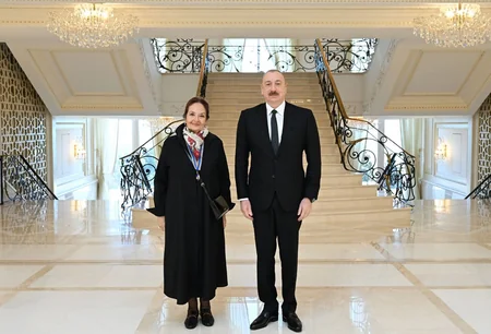 İlham Əliyev Şəfiqə Məmmədovaya “İstiqlal” ordenini təqdim edib - YENİLƏNİB-2