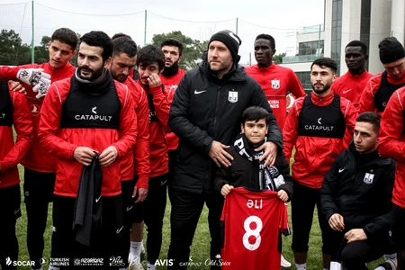 Şəhid övladı “Neftçi”nin qonağı olub