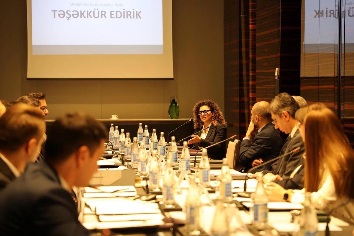 AMADA-nın təşkilatçılığı ilə dəyirmi masa keçirilib