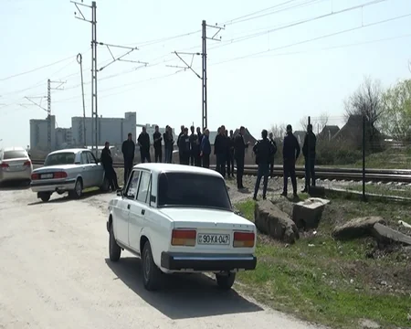 Kürdəmir bazarına girişlərdən biri bağlanıb, ərazidə uzun tıxaclar yaranır - REPORTAJ