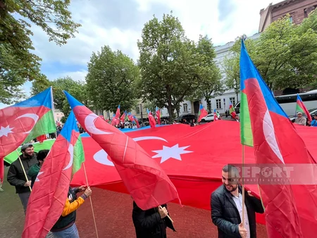 Berlində güney azərbaycanlılar etiraz aksiyası keçirib - YENİLƏNİB-2