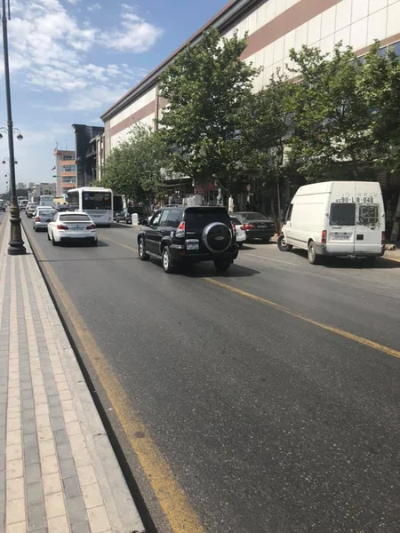 8-ci km bazarının qarşısında dayanma və durma qaydalarının tətbiqinə başlanılıb