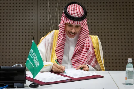 Azerbaijan's foreign minister informs his Saudi counterpart about normalization of relations with Armenia