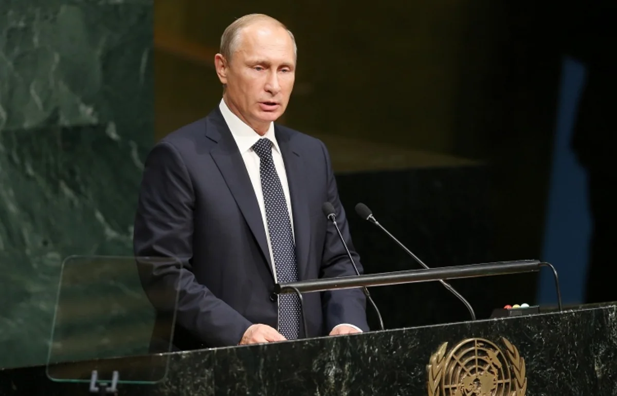 ​Putin İslamı dünyanın ən əzəmətli dini adlandırıb