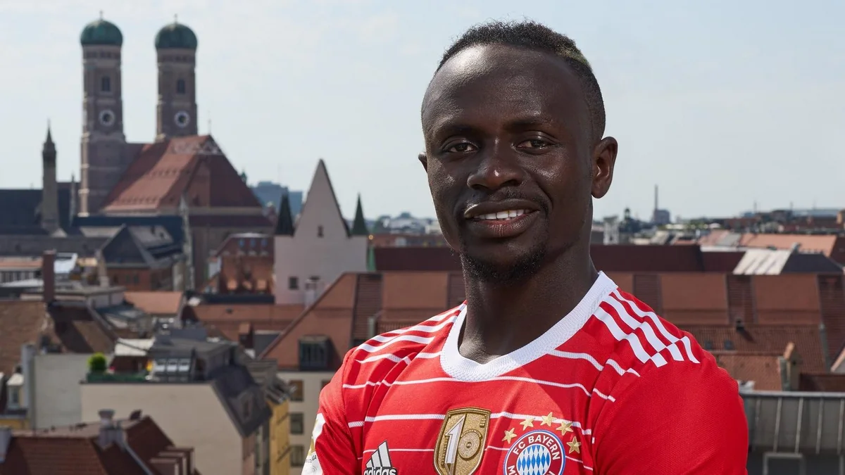 Bayern signs Sadio Mane
