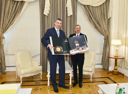 President Ilham Aliyev receives head of Kyiv City State Administration - UPDATED