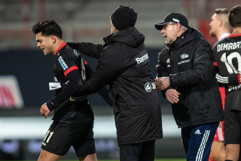 Əfqan futbolçu Bundesliqa matçında irqçiliyə məruz qaldı
