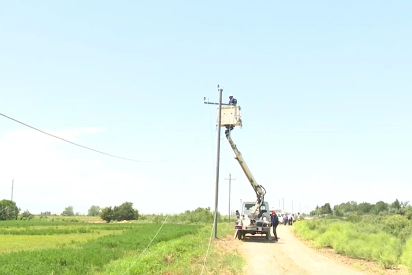 Реконструируются электросети четырех сел Евлахского района