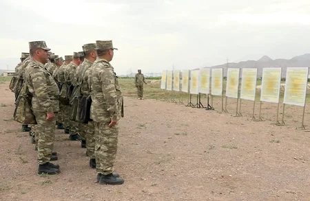 Əlahiddə Ümumqoşun Orduda komandir hazırlığı məşğələsi keçirilib
