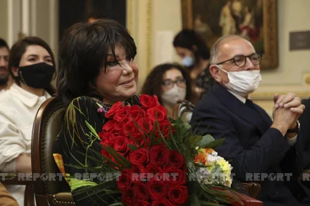 Flora Kərimova, Xuraman Qasımova və digər incəsənət xadimlərinə Prezident təltifləri təqdim olunub