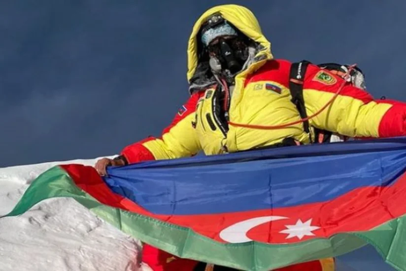 Azərbaycanlı alpinist dünyanın 5-ci ən hündür zirvəsində bayrağımızı dalğalandırıb