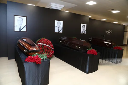 Bakıda təyyarə qəzasında həlak olan ekipaj üzvləri ilə vida mərasimi başa çatıb - YENİLƏNİB-2