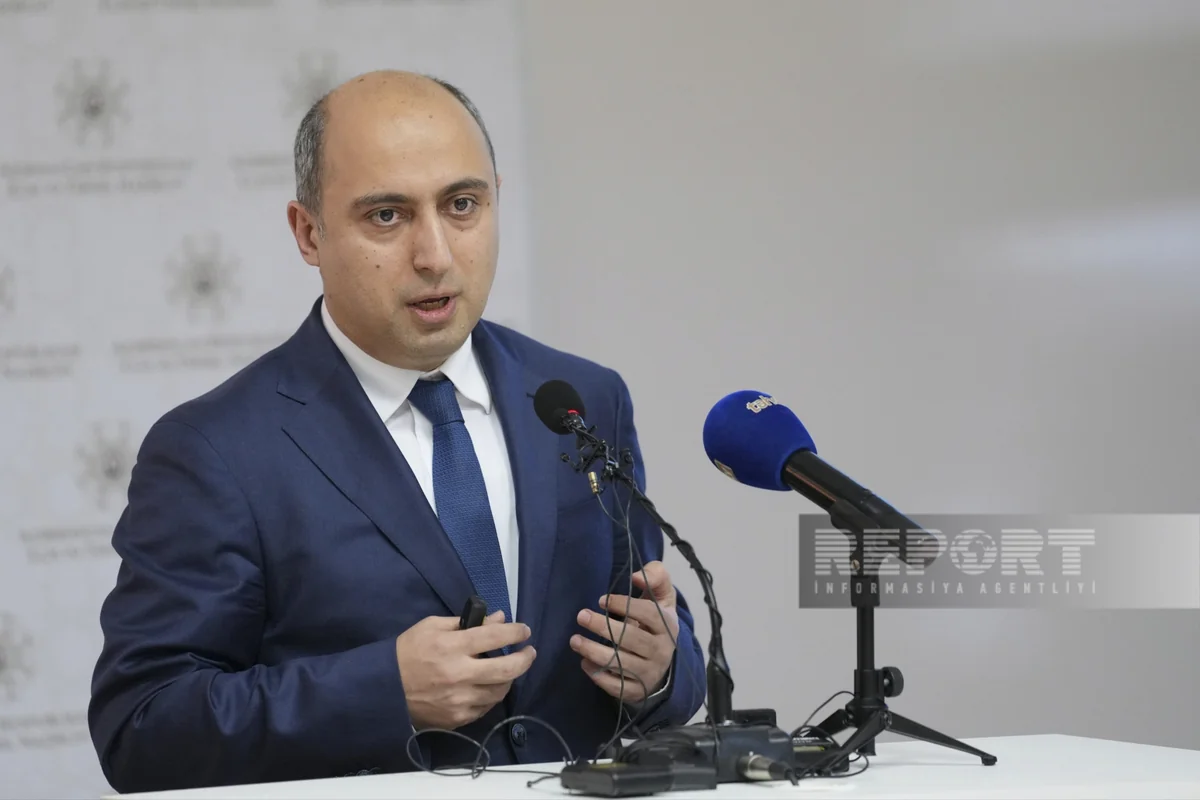 Elm və təhsil naziri: Kamera ilə müəllimin arxasınca düşüb çəkmək olmaz