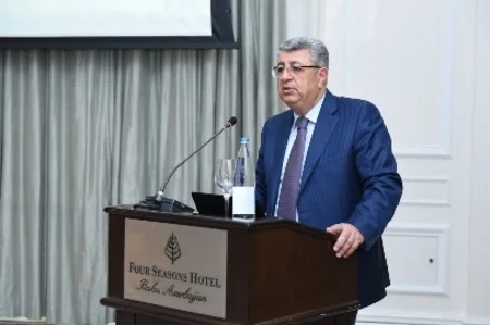 SOCAR officials attend a seminar on theme 'Management of changes'