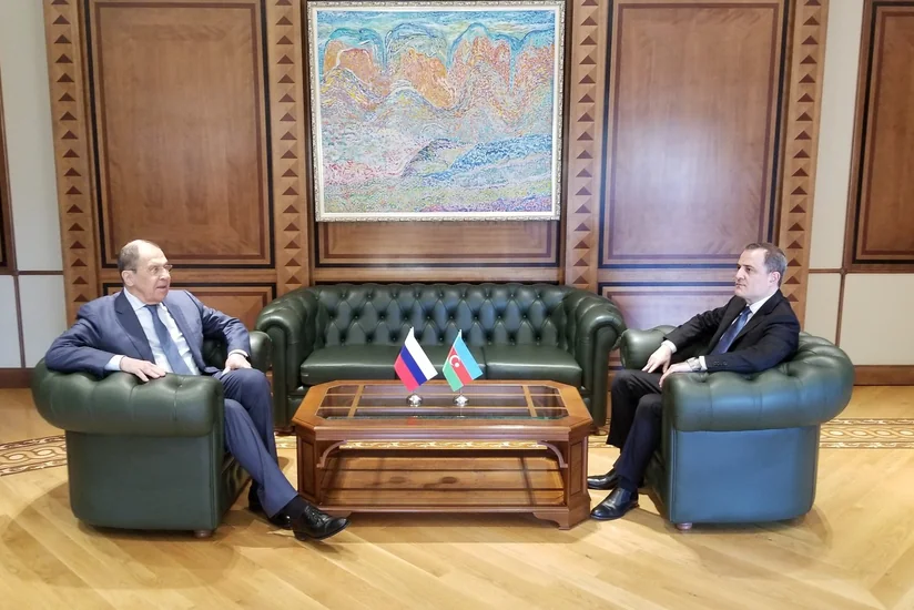 В Баку началась встреча глав МИД Азербайджана и России