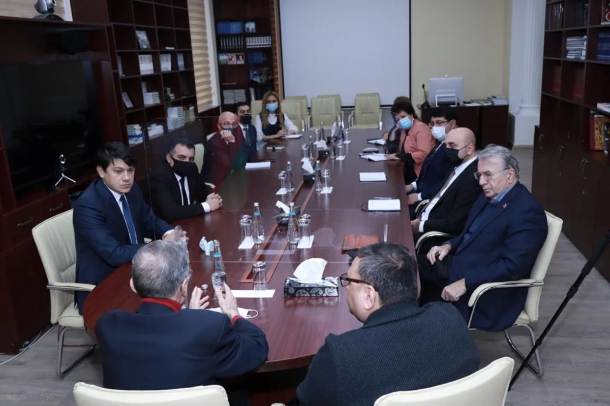 Əziz Səncər Diasporla İş üzrə Dövlət Komitəsində olub