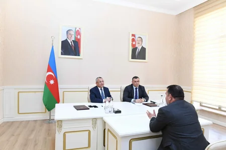 Rövşən Rzayev Gədəbəydə vətəndaşları qəbul edib