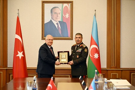 Bakıda Azərbaycan və Türkiyə müdafiə nazirləri görüşüb