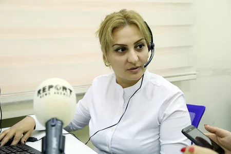 Телефонистка: Мы до конца выслушиваем рассердившихся, кричащих, даже ругающихся абонентов - ПРОФЕССИОНАЛЬНЫЙ ПРАЗДНИК