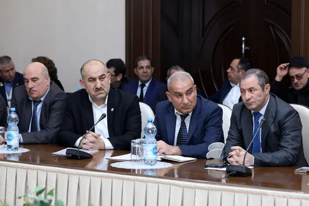 Nazir Qarabağ müharibəsi iştirakçıları və şəhid ailələri ilə görüş keçirir
