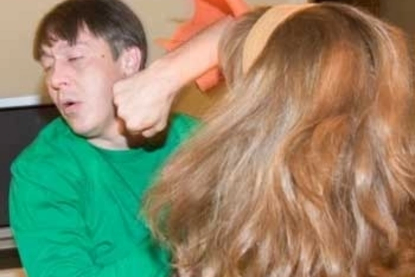 ​“Hyatt Regency” hotelində arvad ərini döyüb