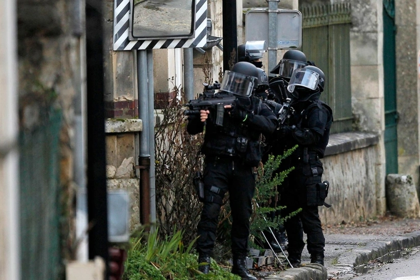 Fransada məktəbdə silahlı atışma olub, yaralananlar var - YENİLƏNİB-2