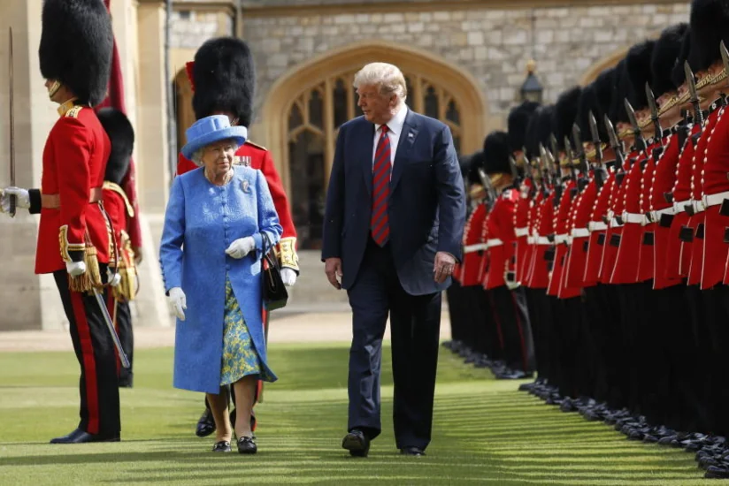 Queen Elizabeth II invites Trump to the UK