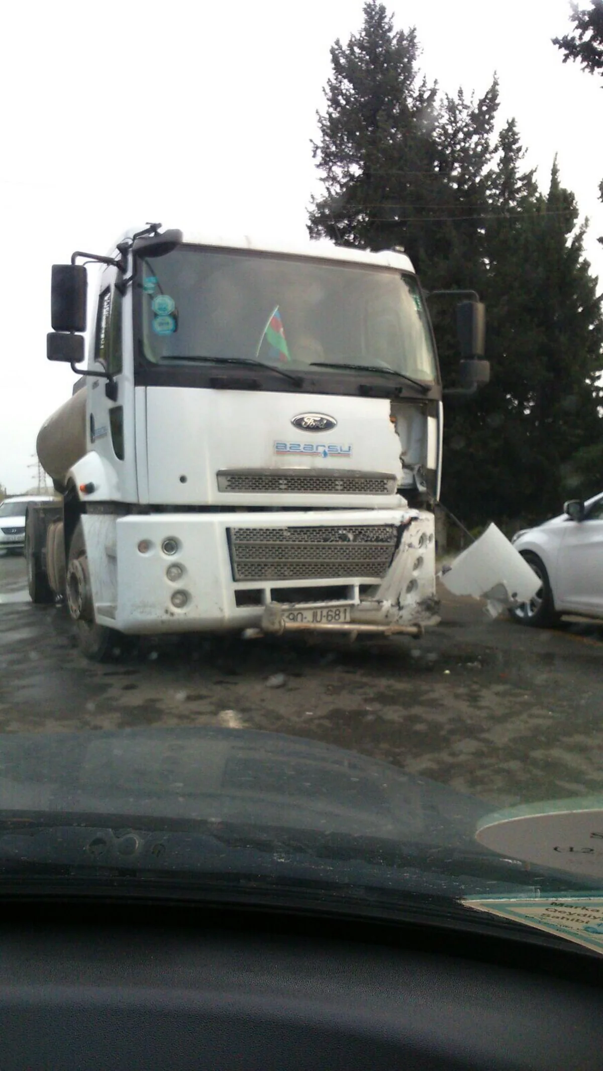 “Azərsu” ASC-nin maşını qəzaya uğrayıb, yaralanan var - FOTO - VİDEO - YENİLƏNİB