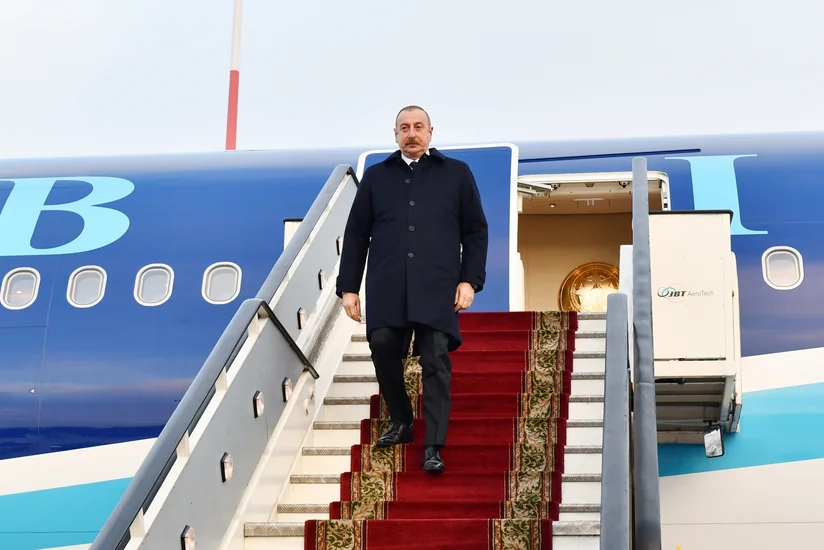 President Ilham Aliyev arrives in Saint Petersburg for working visit