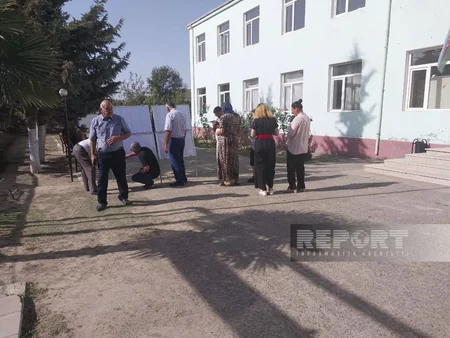 Biləsuvarda səsvermə prosesi seçici fəallığı şəraitində davam edir