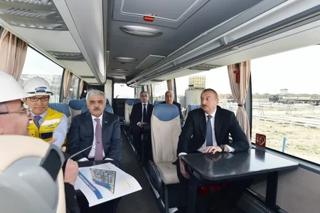 Prezident İlham Əliyev Sumqayıtda SOCAR-ın karbamid zavodunun tikintisində işlərin gedişi ilə tanış olub - YENİLƏNİB