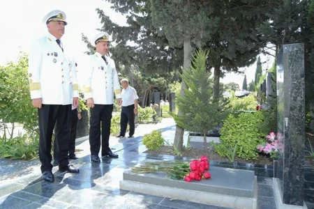 Dəniz nəqliyyatı işçiləri peşə bayramlarını qeyd ediblər