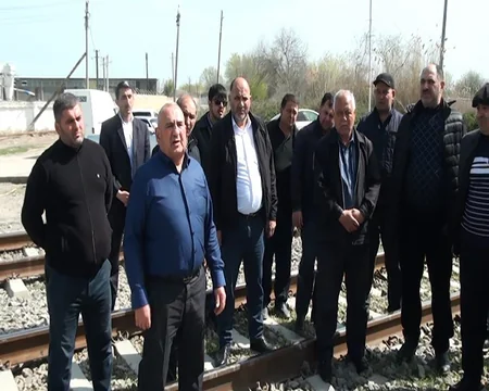 Kürdəmir bazarına girişlərdən biri bağlanıb, ərazidə uzun tıxaclar yaranır - REPORTAJ
