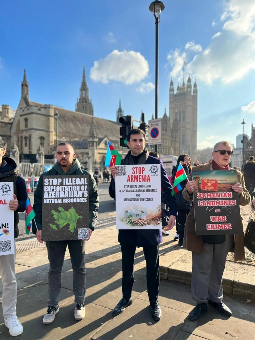 Londonda Ermənistanın Azərbaycanın faydalı qazıntı yataqlarını qanunsuz istismarına etiraz