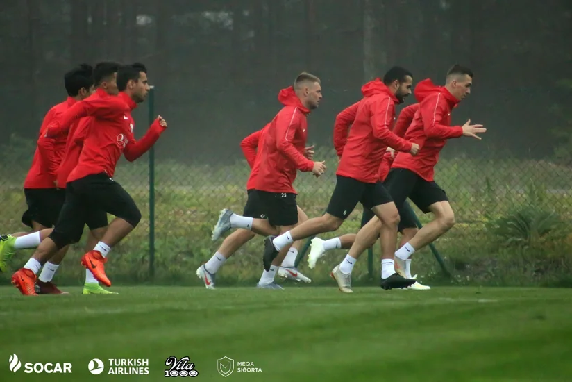 Neftçi Rusiya komandasını məğlub edib