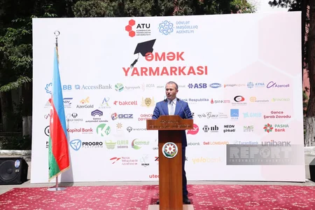 Gəncədə əmək yarmarkası keçirilib