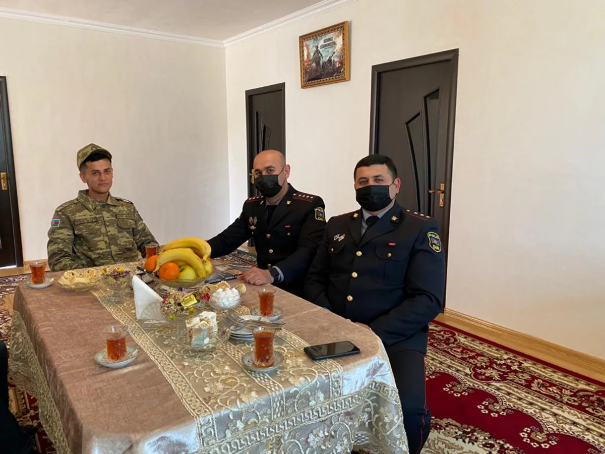 Polis əməkdaşları Topçu Vüsalla görüşüb