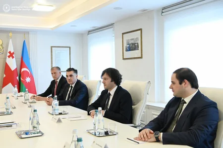 Ceyhun Bayramov Kobaxidze ilə strateji sahələrdə əməkdaşlığın genişləndirilməsini müzakirə edib