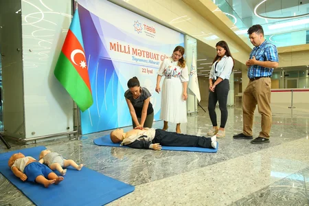 TƏBİB jurnalistlərlə Milli Mətbuat Gününü qeyd edib
